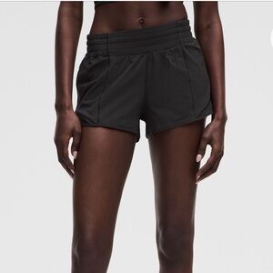 LULULEMON HOTTY HOT SHORTS 2.5 INSEAM